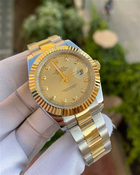 Rolex saatleri: altın.